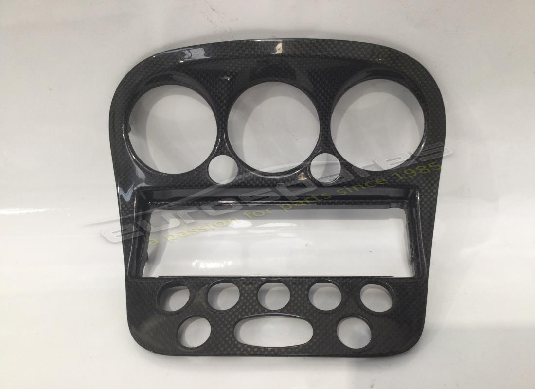 Étagère centrale en carbone d'occasion Maserati. Numéro de pièce 382300252 (1)