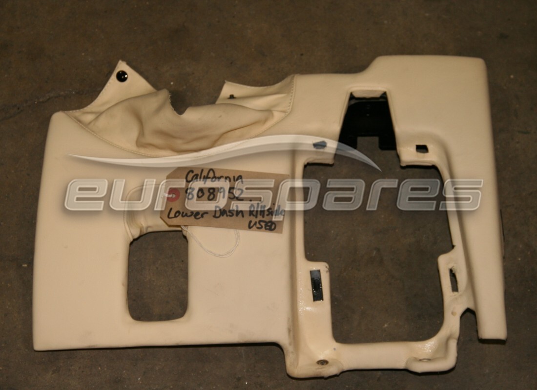 UTILISÉ Ferrari GARNITURE SOUS TABLEAU DE BORD. NUMÉRO DE PIÈCE 808952.. (1)