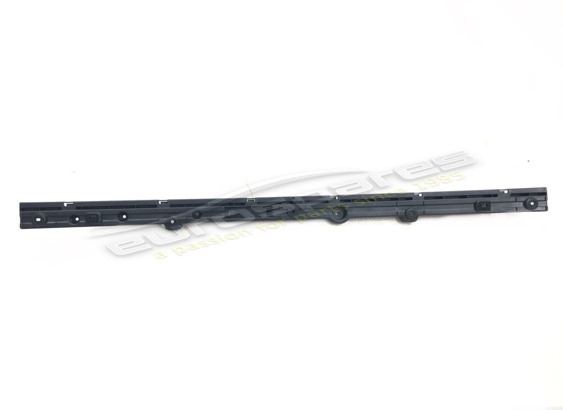 nouveau support central maserati. numéro de pièce 670032729 (1)