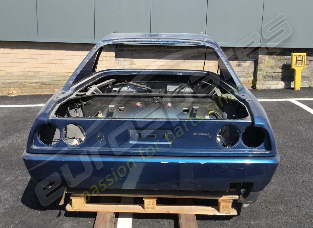 utilisé ferrari panneau arrière. numéro de pièce 62439500 (2)