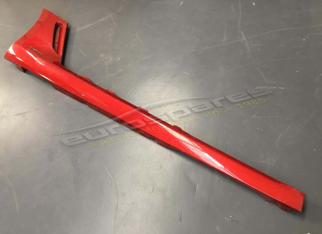 UTILISÉ Ferrari GARNITURE DE SEUIL DROIT. NUMÉRO DE PIÈCE 82643210 (1)