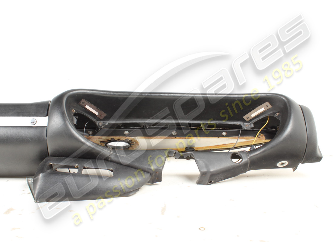 utilisé ferrari 308gt4 panneau de tableau de bord rhd. numéro de pièce 40333403 (2)