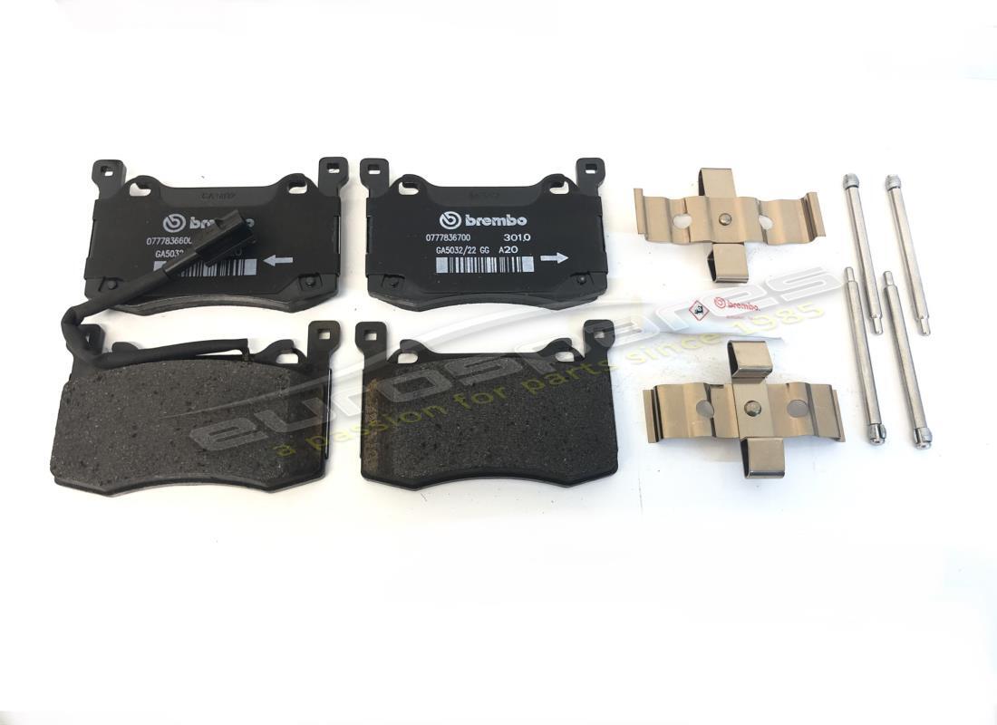nouveaux maserati plaquettes arrière. numéro de pièce 673010789 (1)