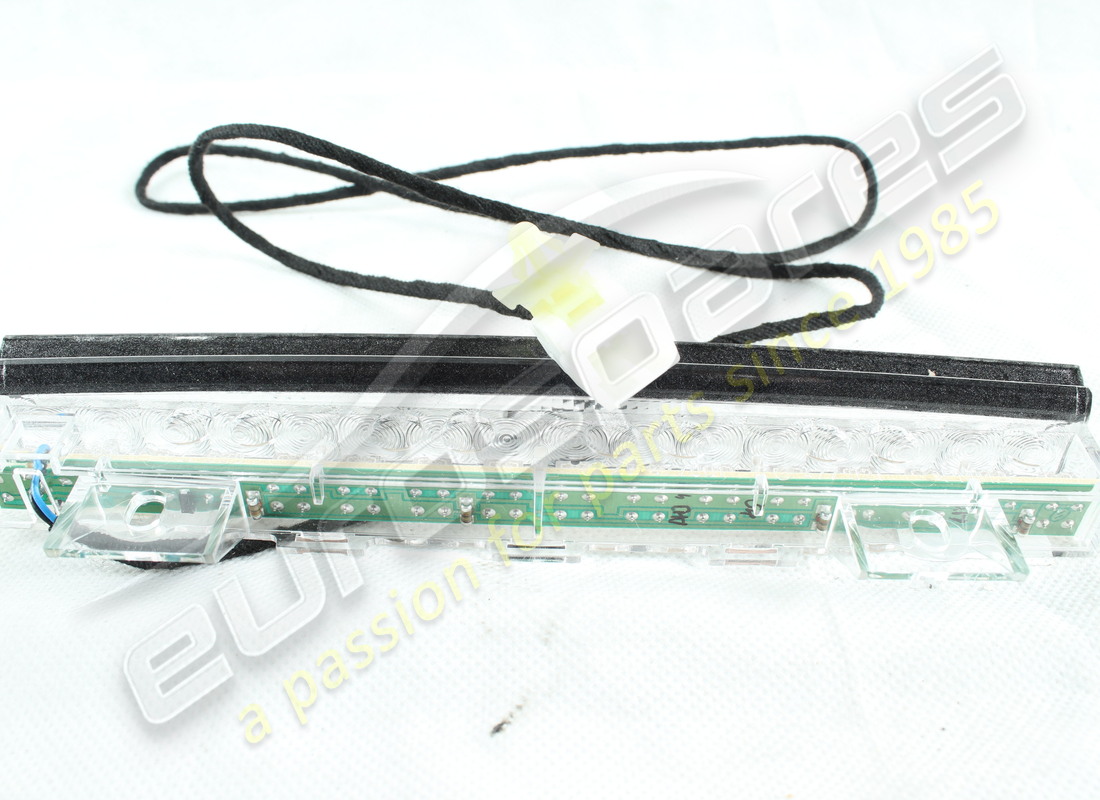 nouveau maserati feu stop supplémentaire. numéro de pièce 203525 (2)
