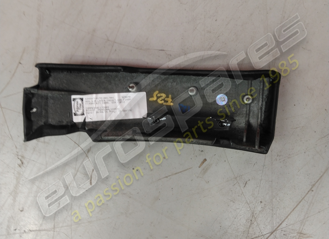 utilisé ferrari panneau d'extrémité latéral droit. numéro de pièce 87218200 (2)