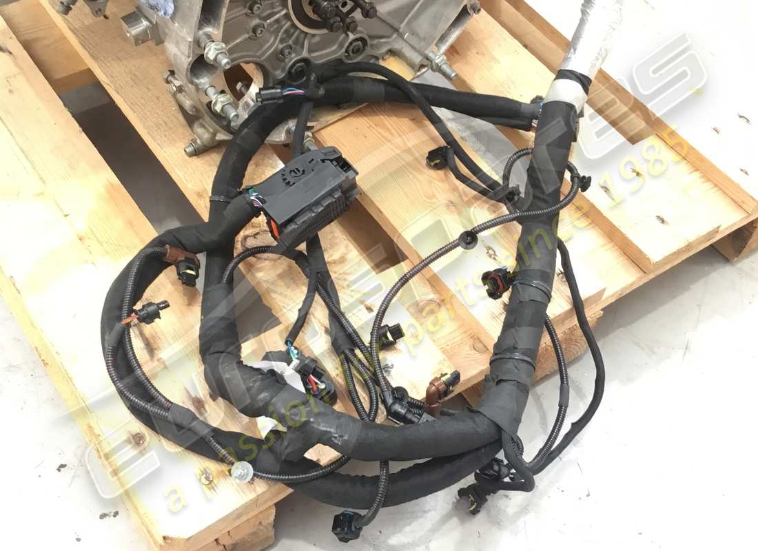moteur tributo d'occasion ferrari. numéro de pièce 985000334 (3)