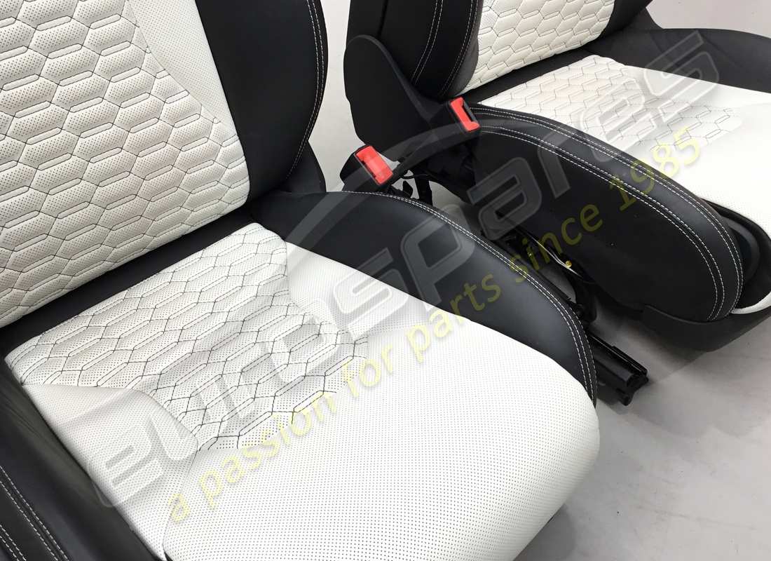 ensemble de sièges complet d'occasion eurospares urus. numéro de pièce eap1227394 (5)