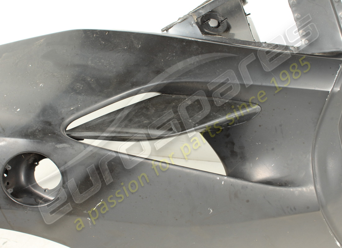 nouveau flançon droit ferrari. numéro de pièce 985855308 (2)