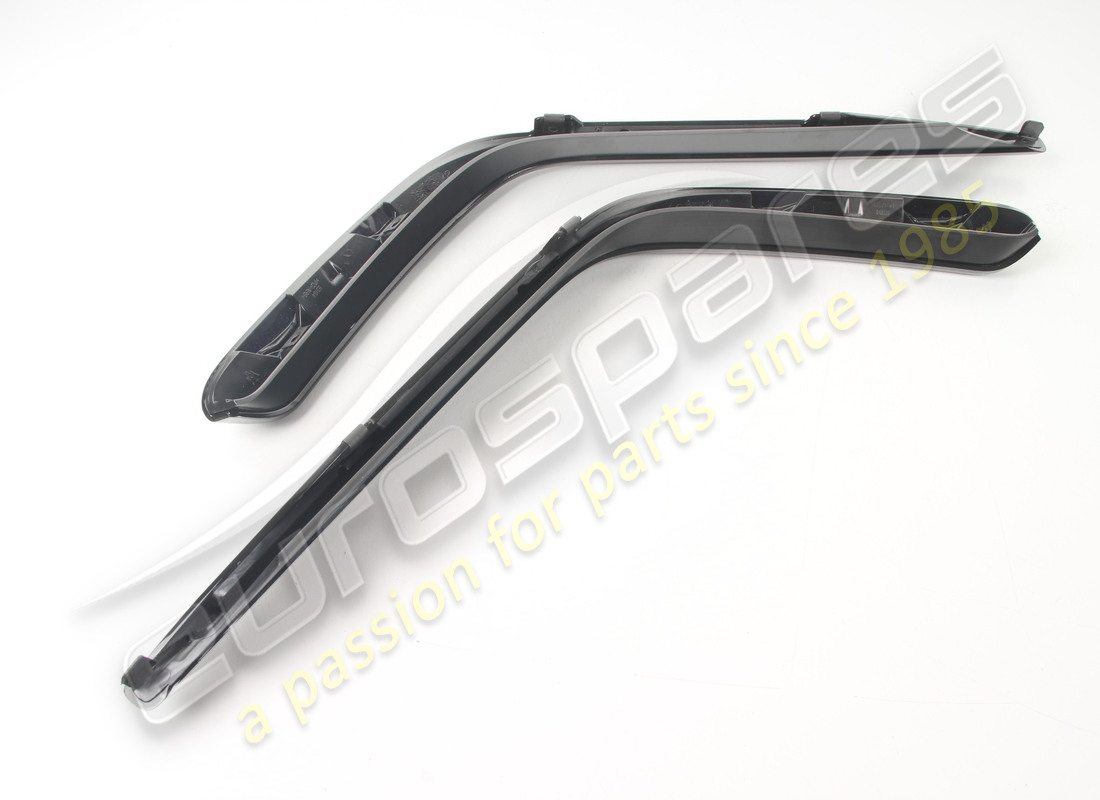 nouvelles moulures de pare-chocs maserati. numéro de pièce 673008253 (3)