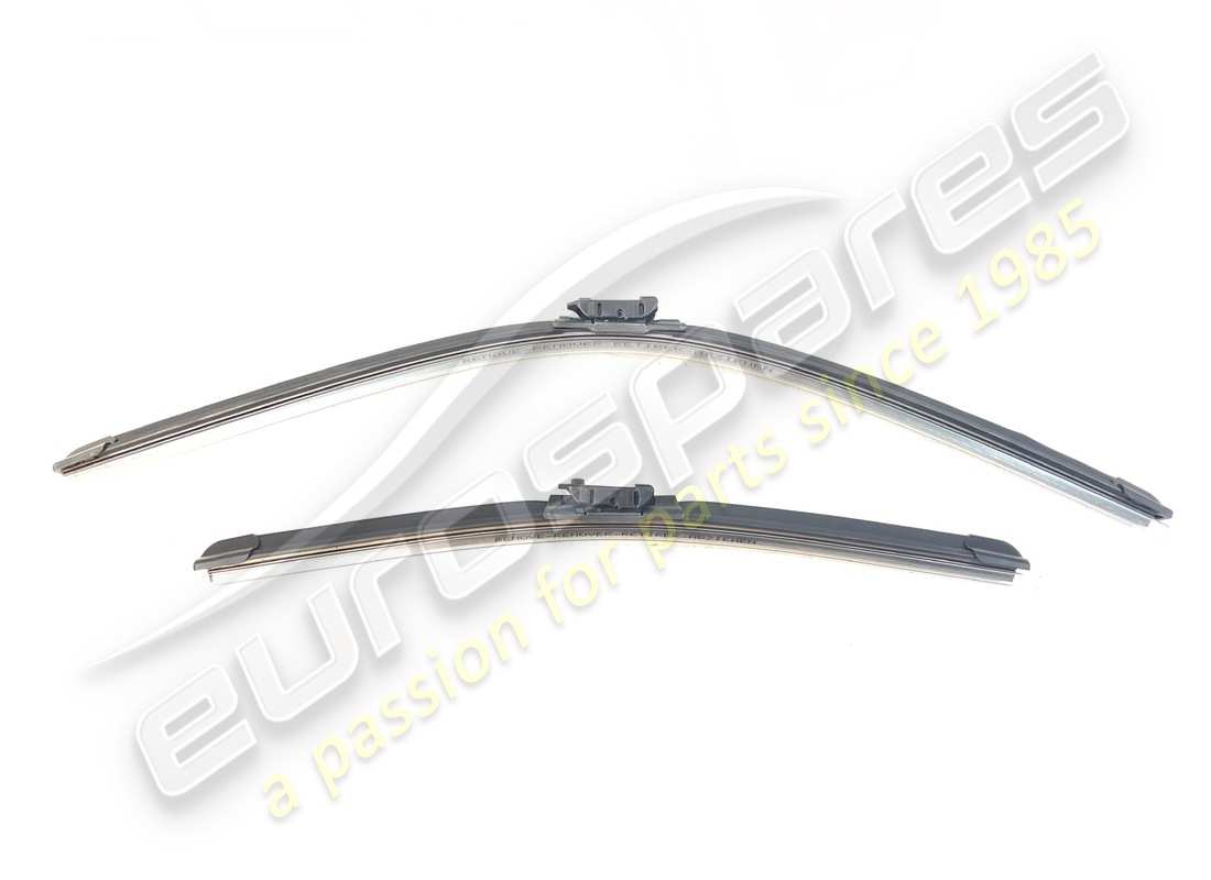 nouveau kit de balais d'essuie-glace maserati. numéro de pièce 673013658 (1)