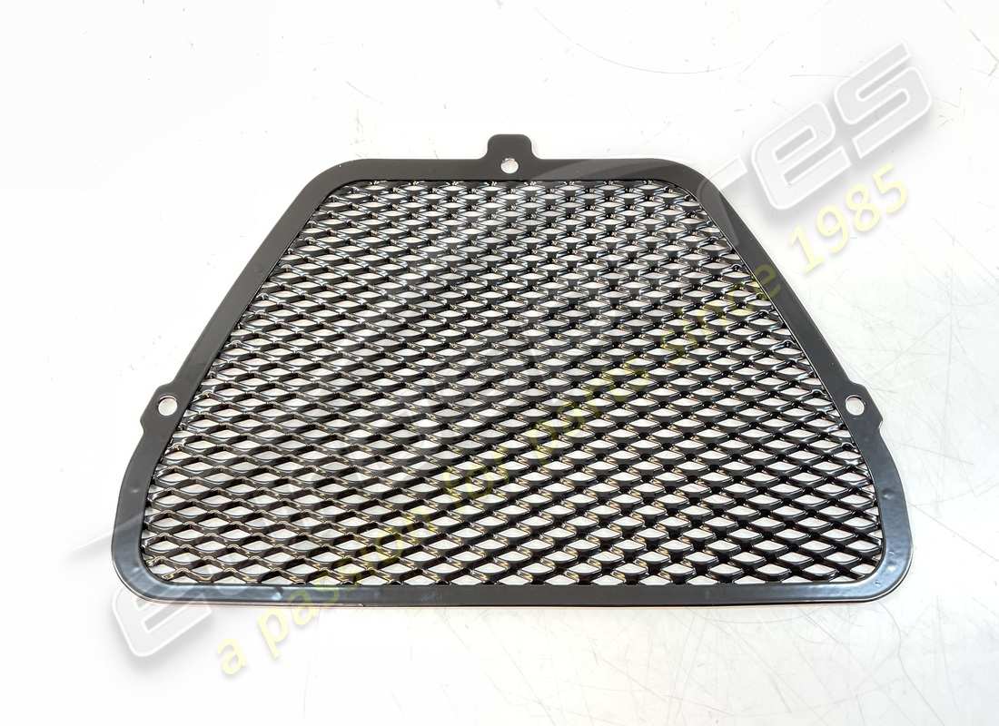 nouvelle grille centrale ferrari. numéro de pièce 67772700 (1)