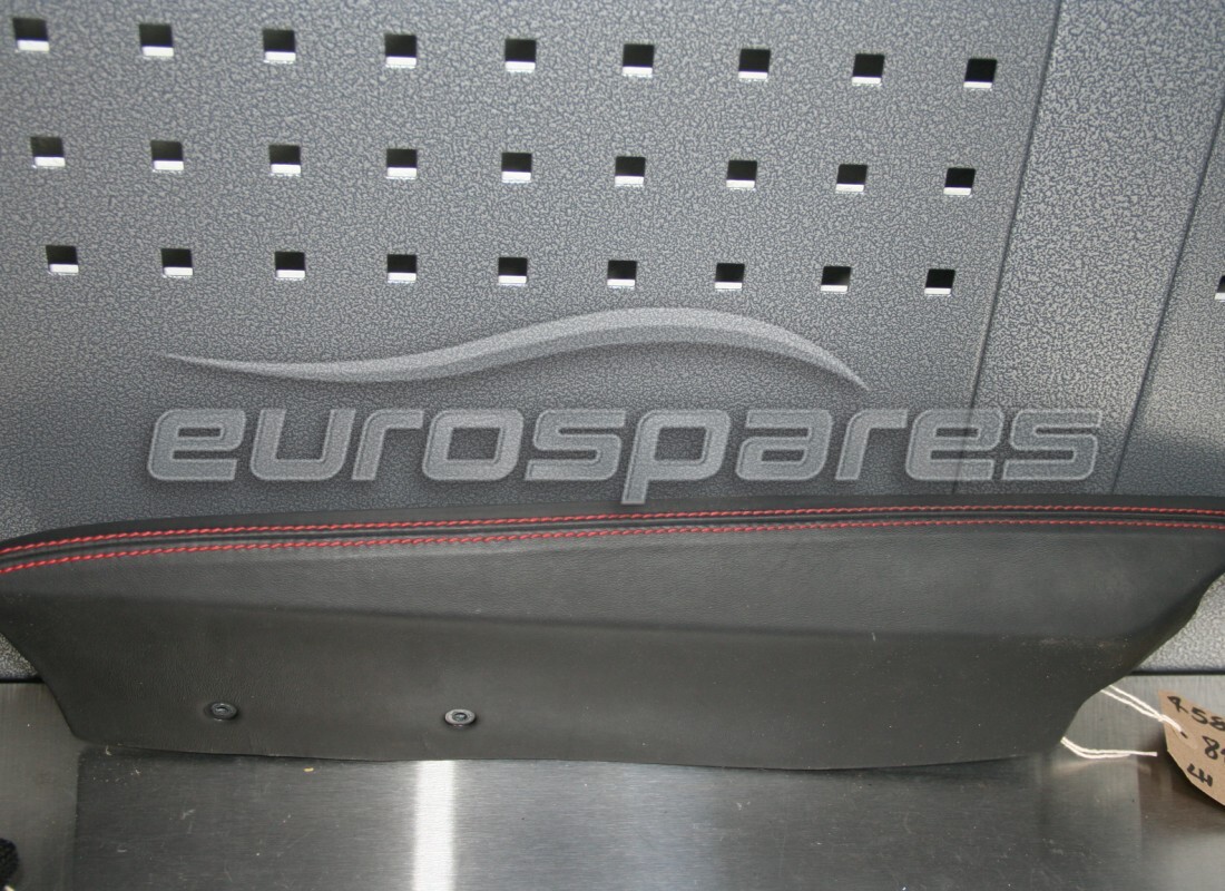 Ferrari ACCOUDOIR GAUCHE UTILISÉ. NUMÉRO DE PIÈCE 818954.. (1)