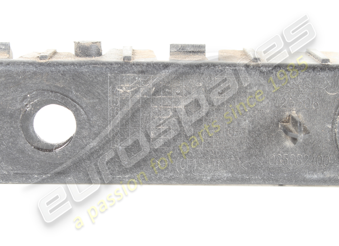 UTILISÉ Ferrari SUPPORT ARRIÈRE DROIT. NUMÉRO DE PIÈCE 85082400 (1)