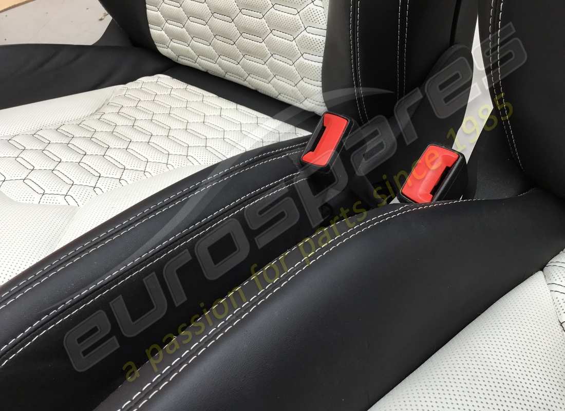 ensemble de sièges complet d'occasion eurospares urus. numéro de pièce eap1227394 (11)