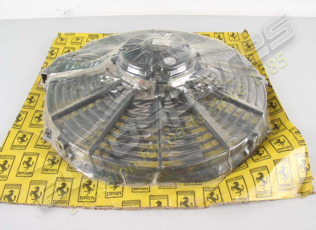 nouveau ferrari ensemble de ventilateur électrique complet. référence 155063 (2)