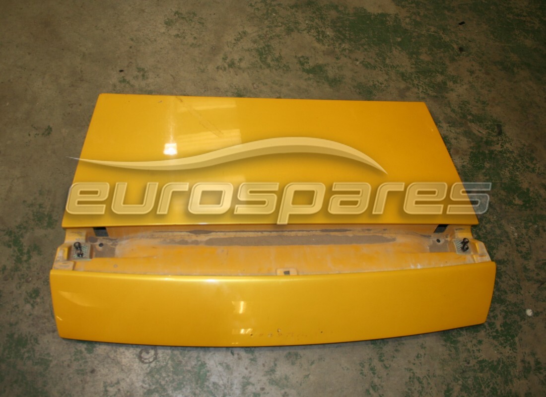 couvercle arrière utilisé lamborghini. numéro de pièce 410827015 (1)