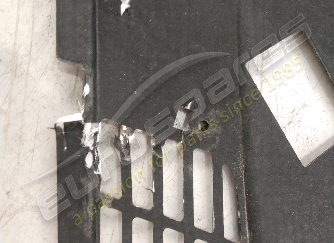 cd amélioré de lamborghini endommagé sous. numéro de pièce 470825211c (2)