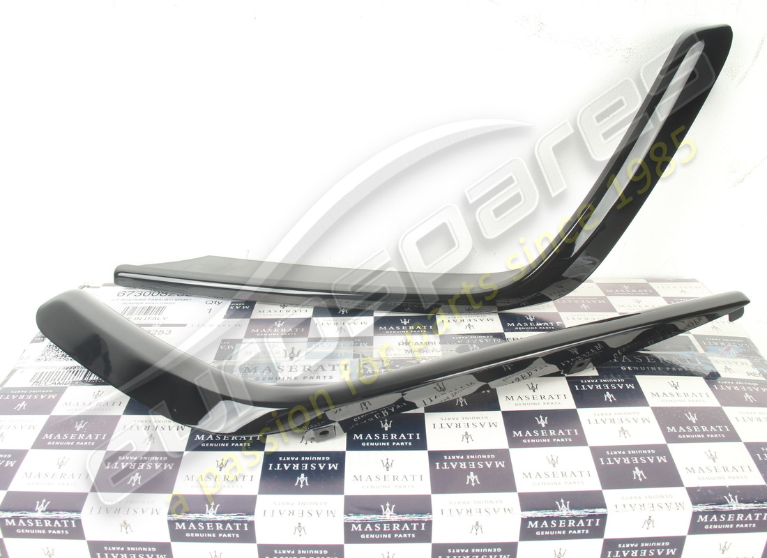 nouvelles moulures de pare-chocs maserati. numéro de pièce 673008253 (1)