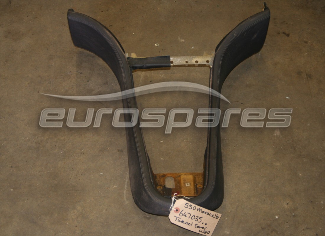 CONSOLE DE COUVERTURE DE TUNNEL Ferrari UTILISÉE. NUMÉRO DE PIÈCE 647035.. (1)