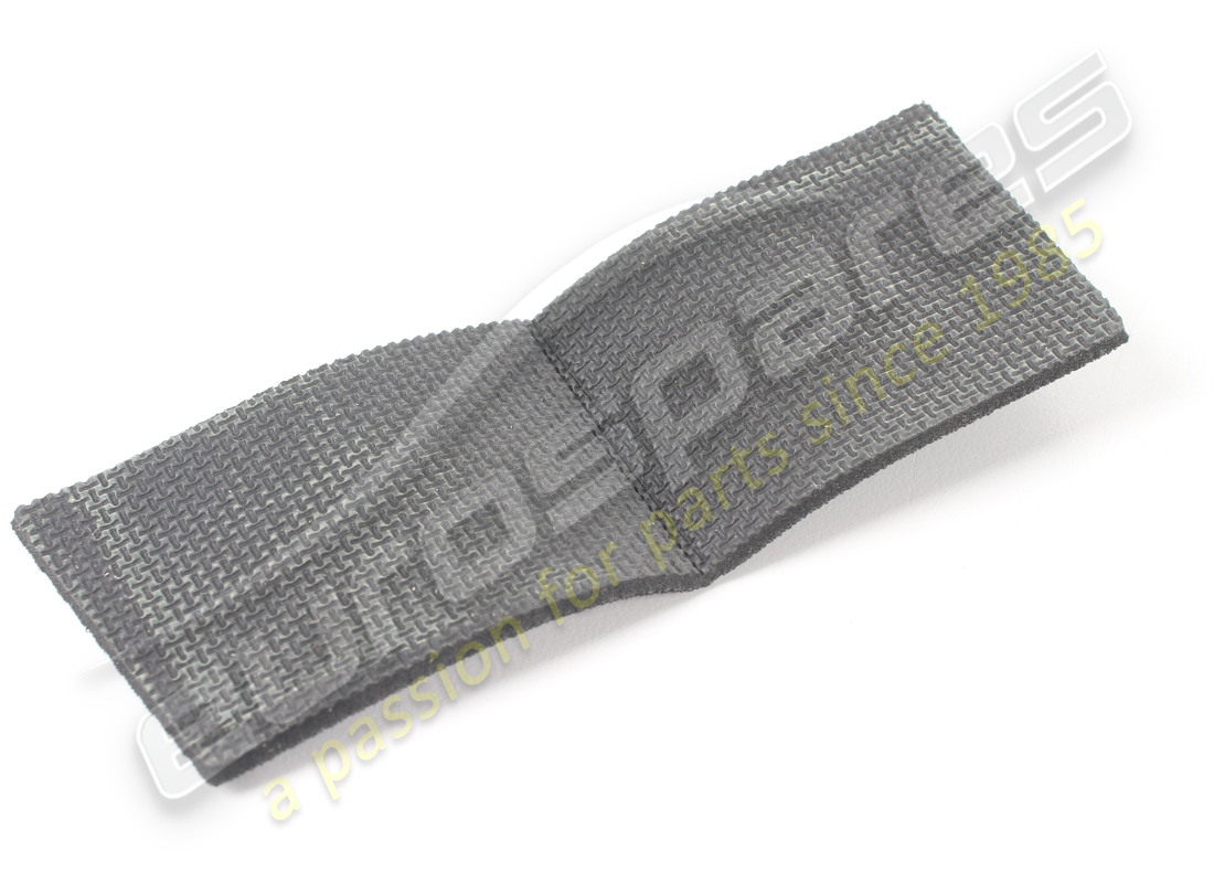 nouveau tapis maserati. numéro de pièce 66241000 (1)