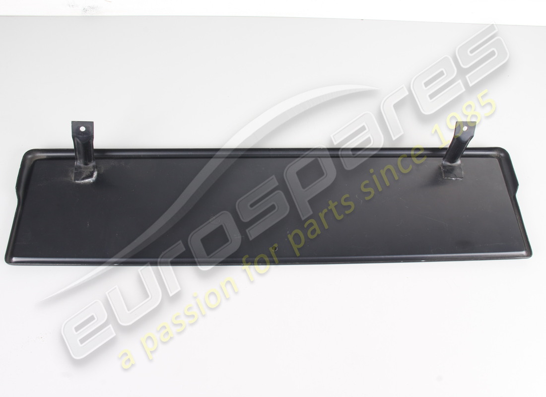 nouveau support de plaque d'immatriculation arrière ferrari. référence 61537100 (1)