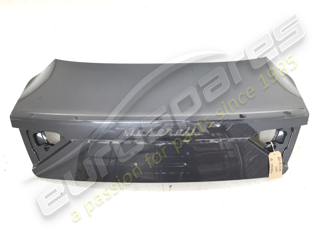 utilisé maserati cofano posteriore predisposto di fori par spoiler amovible. numéro de pièce 82083300 (3)