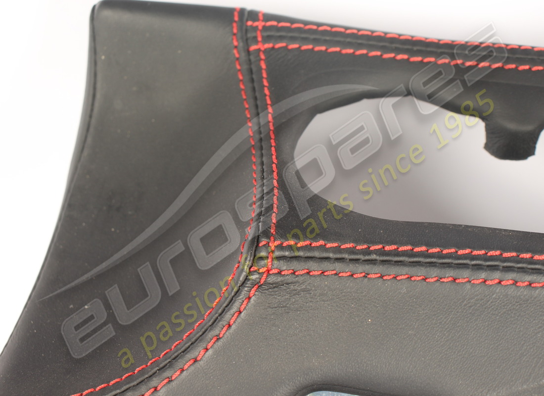 utilisé ferrari panneau inférieur droit. numéro de pièce 828155.. (2)
