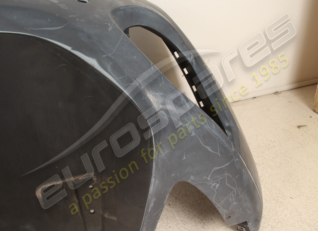 nouveau (autre) ferrari pare-choc arrière. numéro de pièce 82433510 (12)