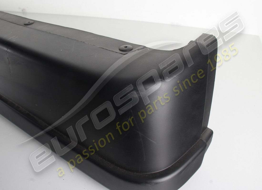 nouveau (autre) ferrari pare-choc arrière. numéro de pièce 60573600 (9)