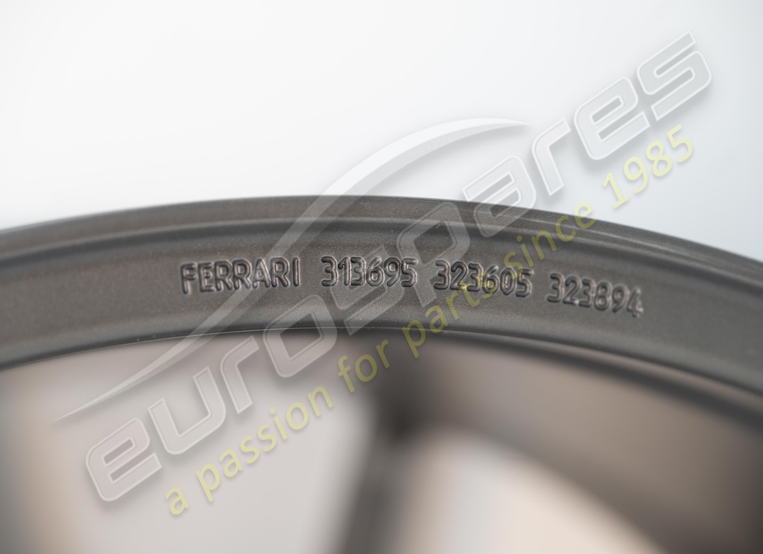nouvelle roue avant ferrari. numéro de pièce 313695 (4)