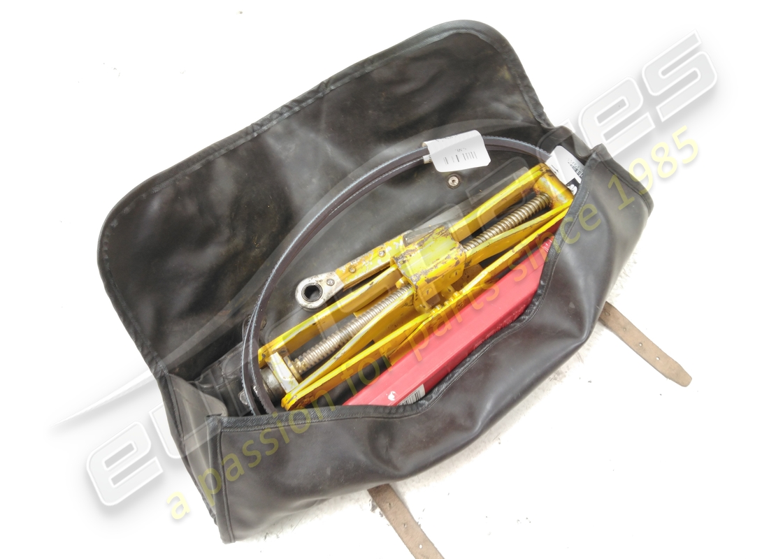 kit de cric ferrari utilisé. numéro de pièce 130423 (2)