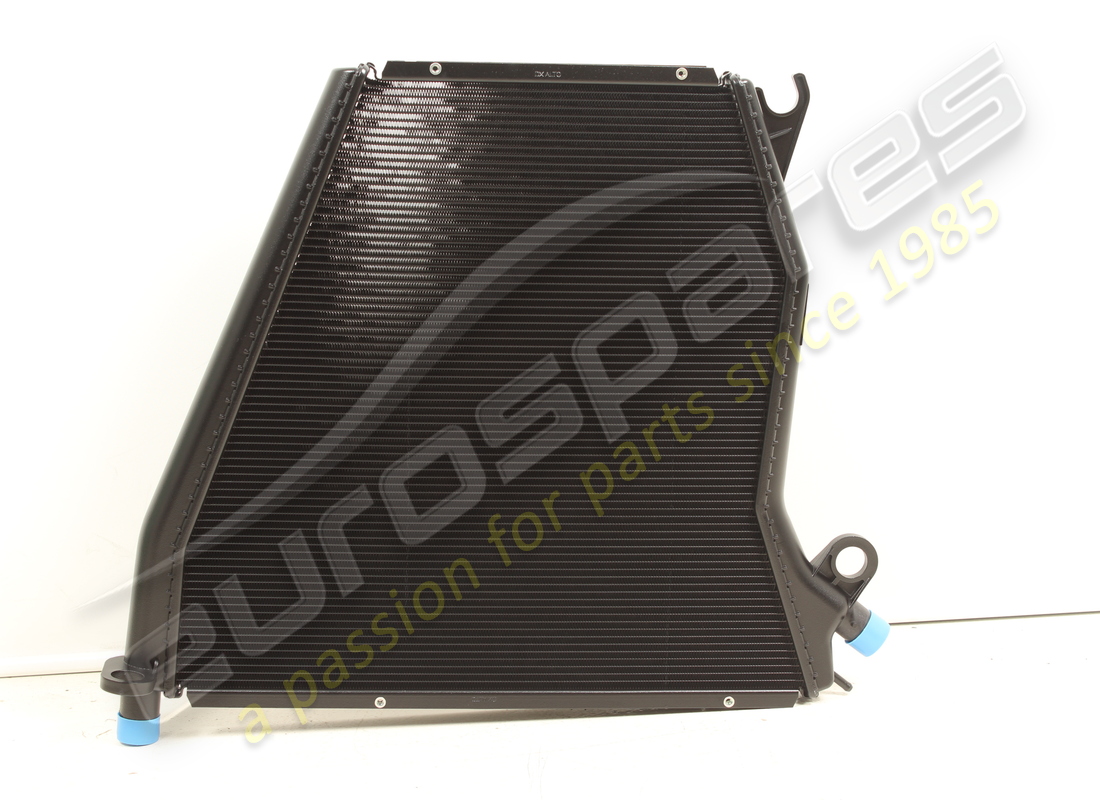 nouveau radiateur d'eau rh ferrari. numéro de pièce 769650 (2)