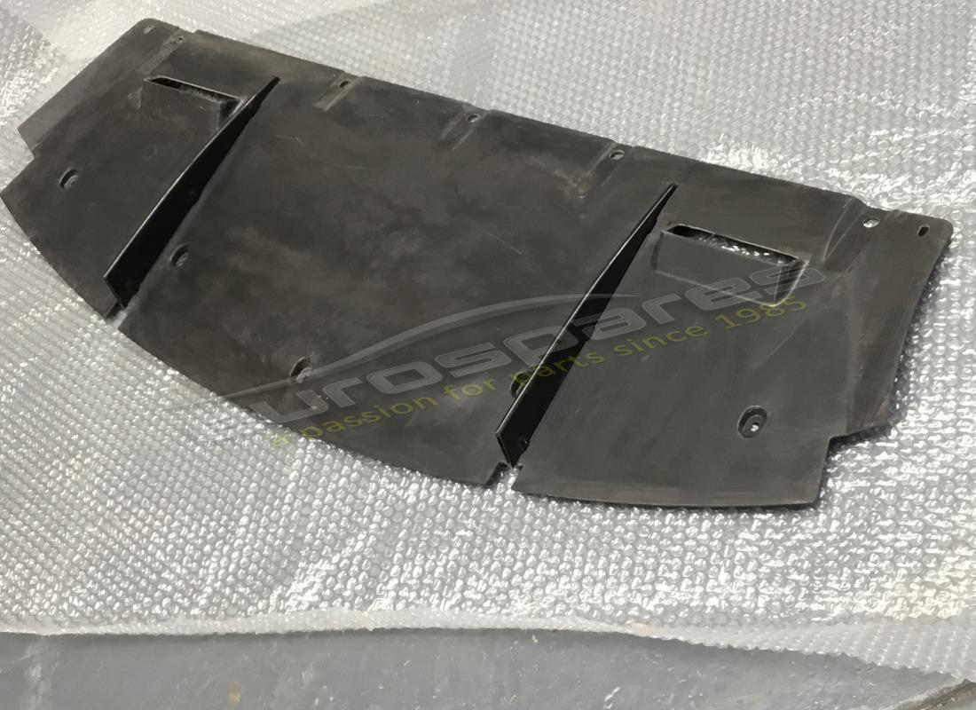 nouveau ferrari sous-plancher arrière complet. numéro de pièce 83949000 (1)