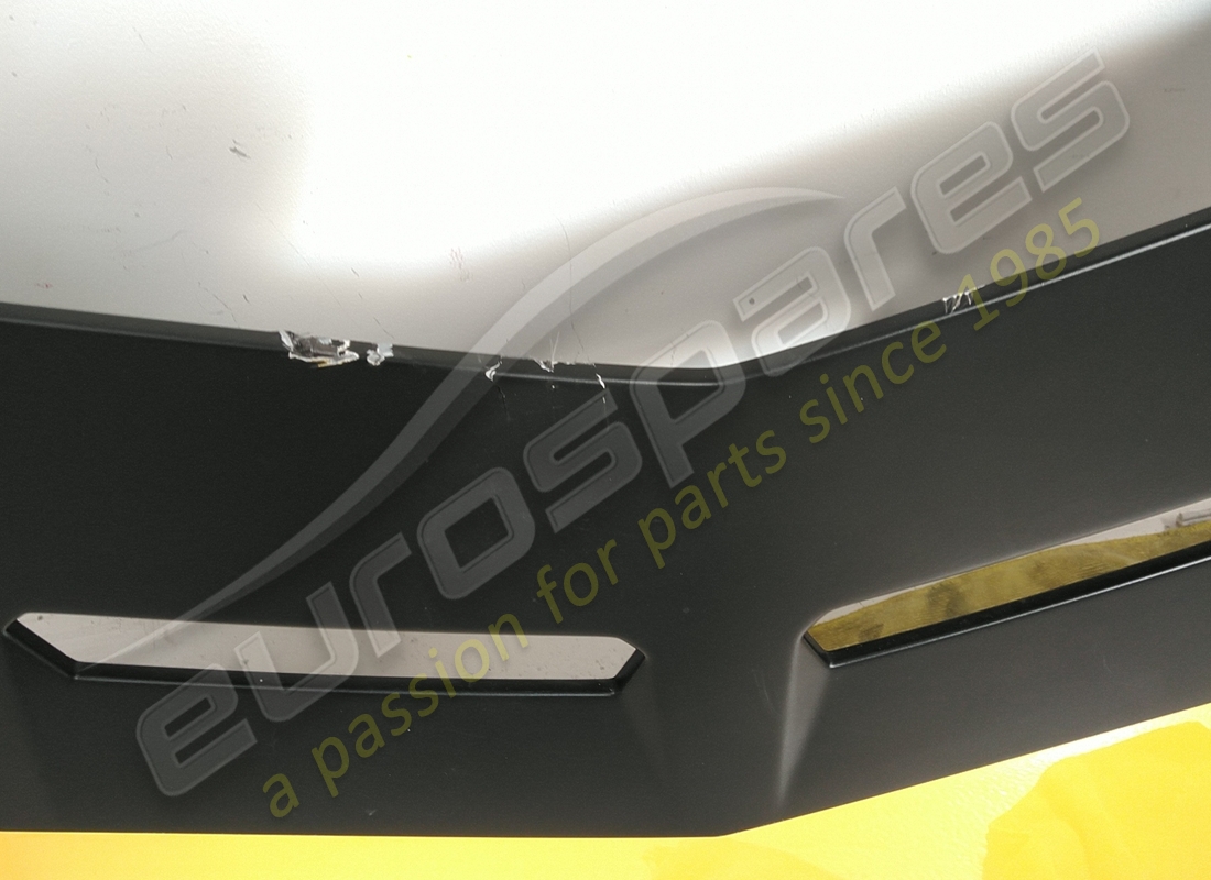couvercle de coffre lamborghini endommagé. numéro de pièce 476827025 (2)