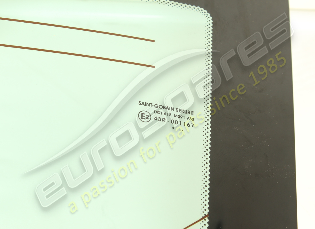 nouvelle vitre arrière eurospares. numéro de pièce 68040100 (2)