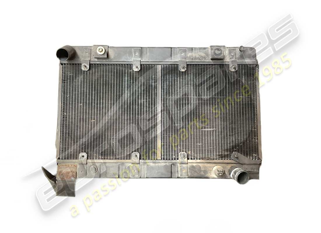 RADIATEUR À EAU Ferrari UTILISÉ. NUMÉRO DE PIÈCE 126879 (1)