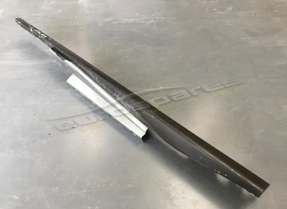 UTILISÉ Ferrari PANNEAU DE GARNITURE DE SEUIL DROIT COMPLET. NUMÉRO DE PIÈCE 88826110 (1)