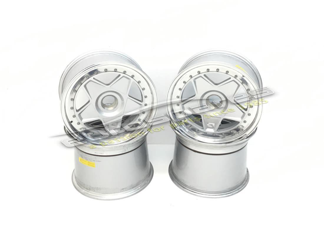 nouveau ensemble ferrari roues. numéro de pièce f40set (1)