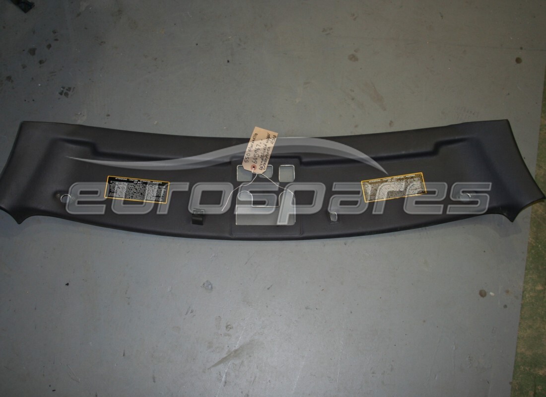 Ferrari GARNITURE DE TRAVERSE SUPÉRIEURE DE PARE-BRISE UTILISÉE. NUMÉRO DE PIÈCE 645967.. (1)