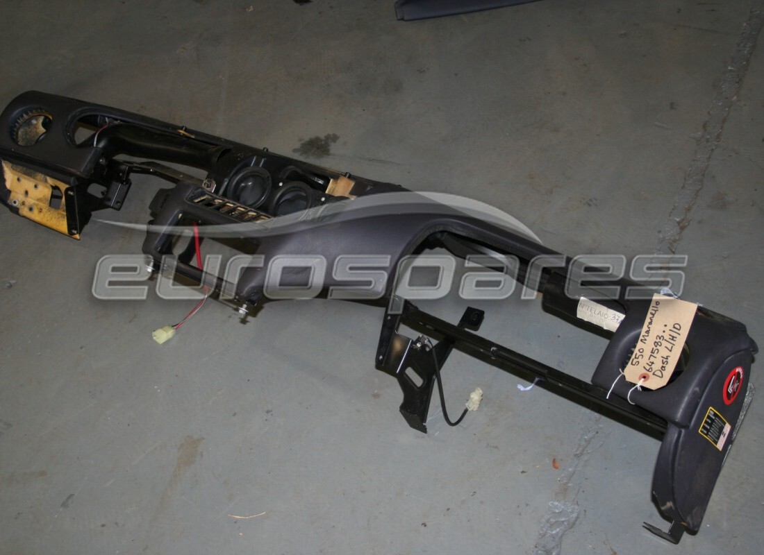 UTILISÉ Ferrari TABLEAU DE BORD COUVERT AVEC INSTRUMENTS . NUMÉRO DE PIÈCE 647583.. (1)