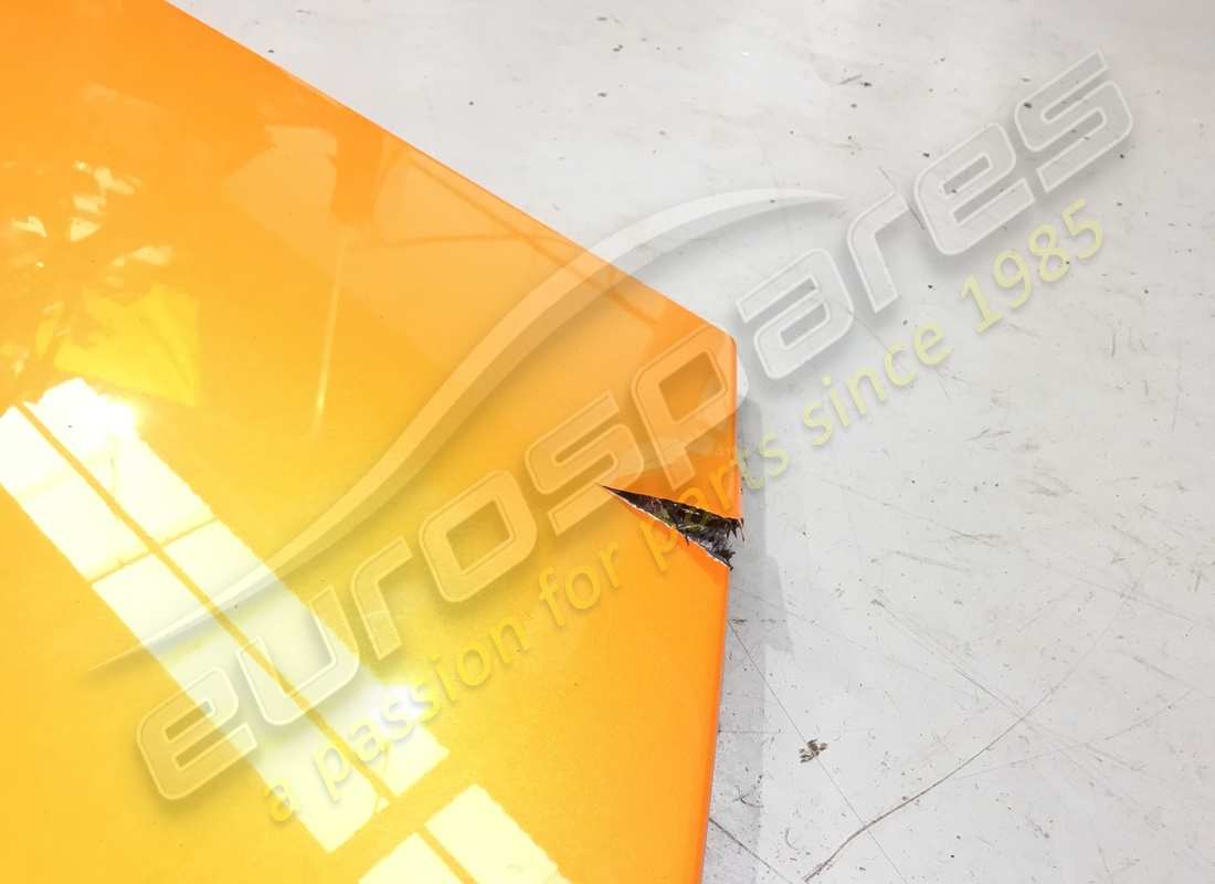 couvercle de coffre lamborghini endommagé. numéro de pièce 476827025 (6)