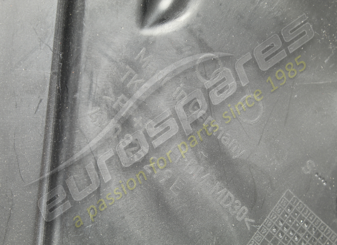 NOUVEAU LAMBORGHINI SOUS-CARROSSERIE. RÉFÉRENCE 4M0825219E (3) nouveau lamborghini sous-carrosserie. référence 4m0825219e (3)