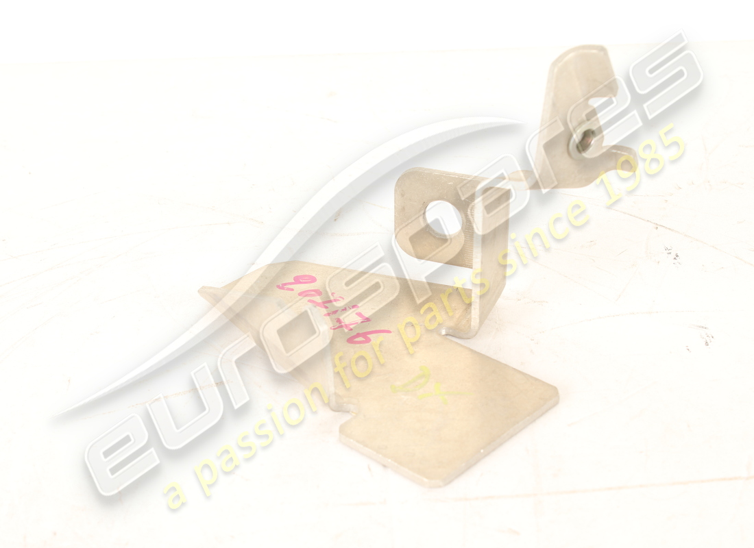 nouveau support de pare-chocs droit ferrari. numéro de pièce 207176 (2)
