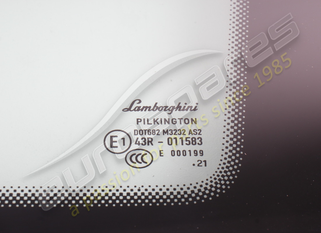 nouvelle fenêtre latéral lamborghini. numéro de pièce 4t8845300d (2)