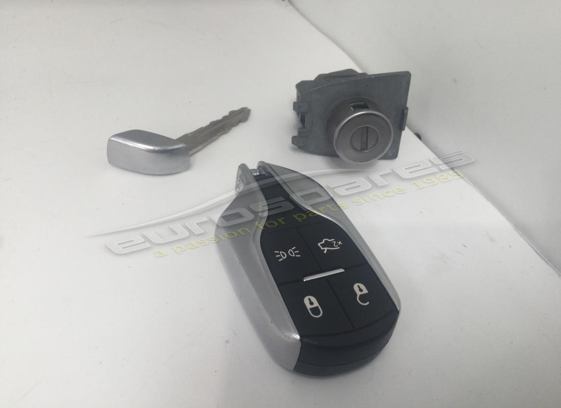 TÉLÉCOMMANDE D'OCCASION Maserati (UE et ROW). NUMÉRO DE PIÈCE 670061894 (1)