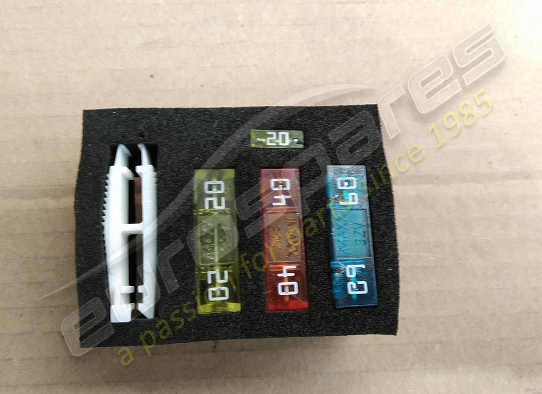 Eurospares PORTE-FUSIBLES ET FUSIBLES UTILISÉS. NUMÉRO DE PIÈCE EAP1230062 (1)