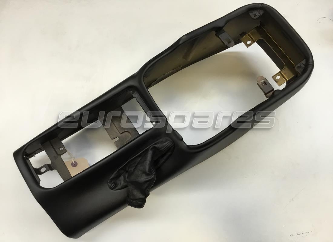 Maserati CONSOLE COMPLÈTE DE COUVERTURE DE TUNNEL UTILISÉE. NUMÉRO DE PIÈCE 667723.. (1)