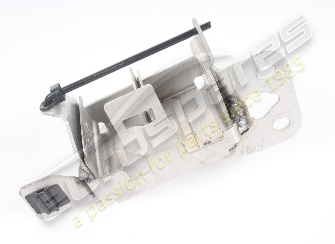 support de montage de soupape tgk d'occasion ferrari. numéro de pièce 84066200 (2)