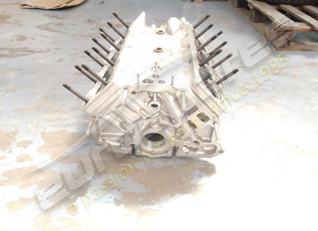 nouveau carter moteur ferrari f348. numéro de pièce 152538 (2)