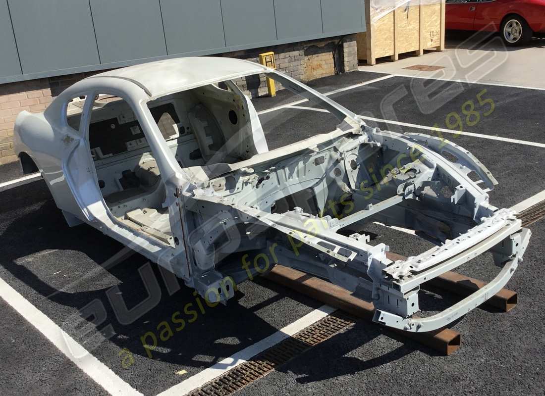 nouveau (autre) maserati châssis complet lhd. numéro de pièce 980145185 (3)